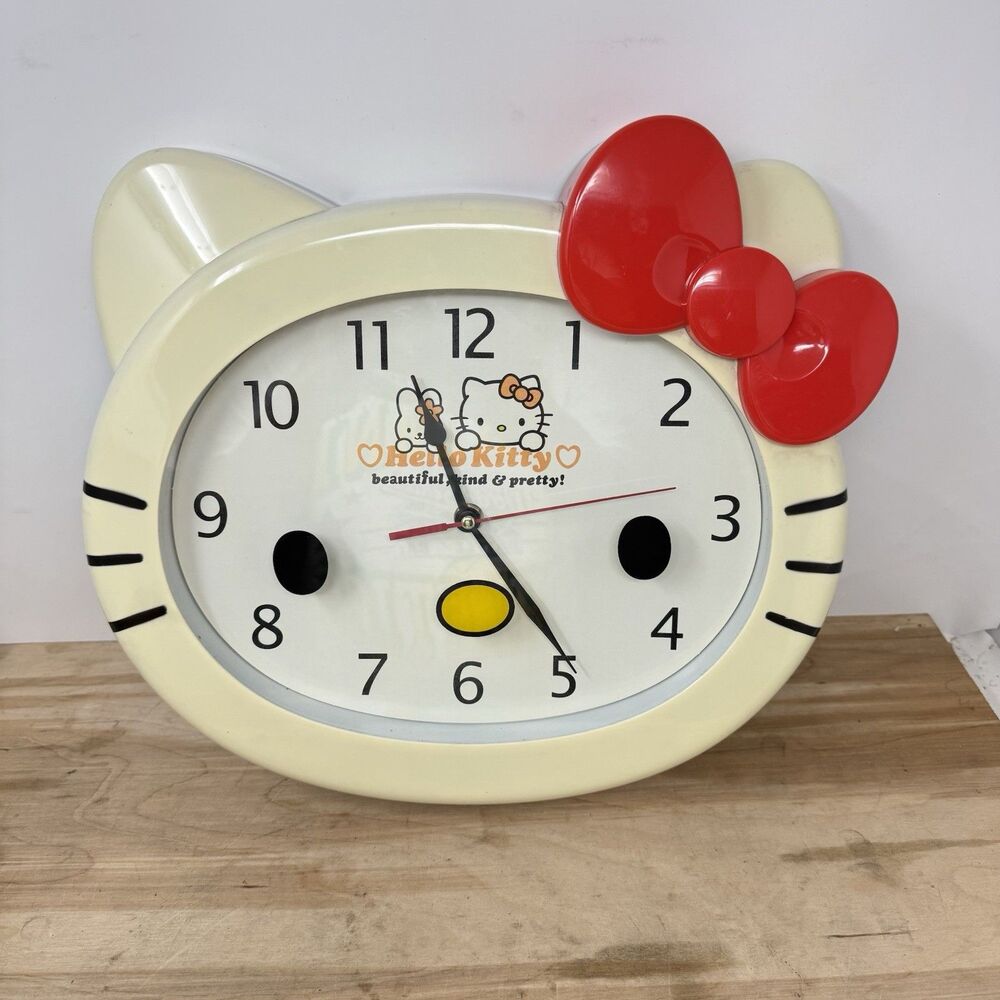 Hello Kitty Retro Large Wall Clock Decor Works Perfectly SEE PICS (13x10)